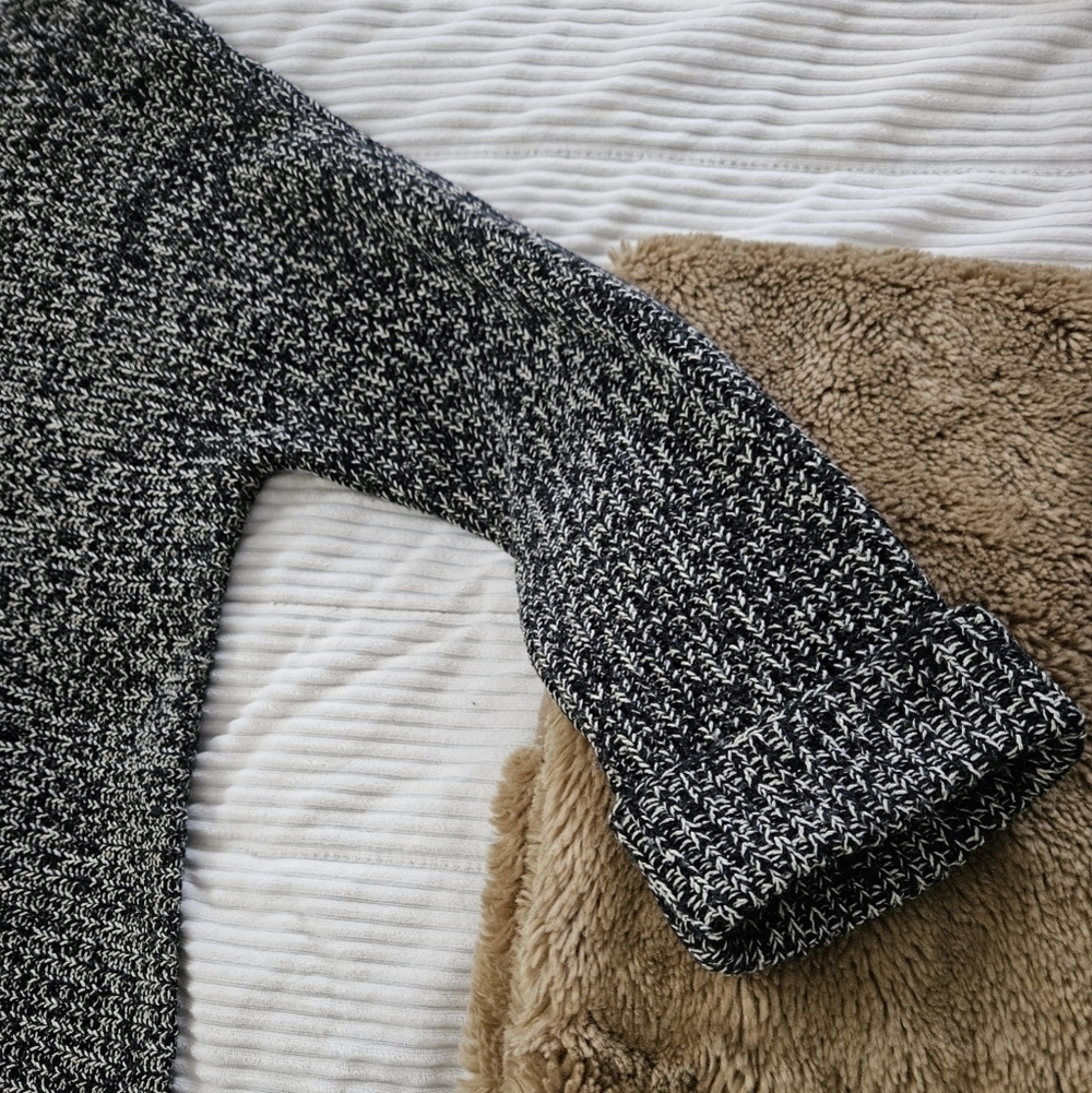 Joe Fresh Cozy Black and White Knit Sweater Size Large - Picture 6 of 6